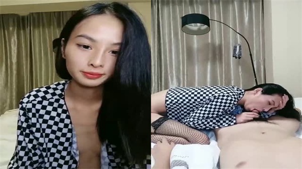 网袜苗条贫乳妹口交挑逗极致诱惑！骑乘上位疯狂坐骑摇到喷水